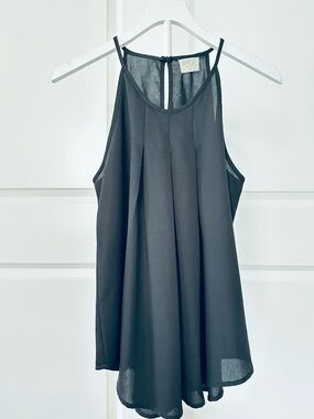 Women’s Sienna Sky Sleeveless Black Halter Swing Top Size M